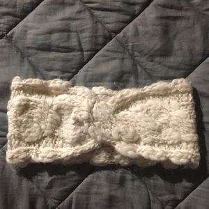 NWOT Abercrombie & Fitch Cable Knit Earwarmer